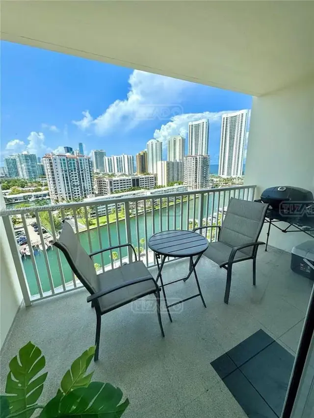 300 Bayview Dr #1603 300