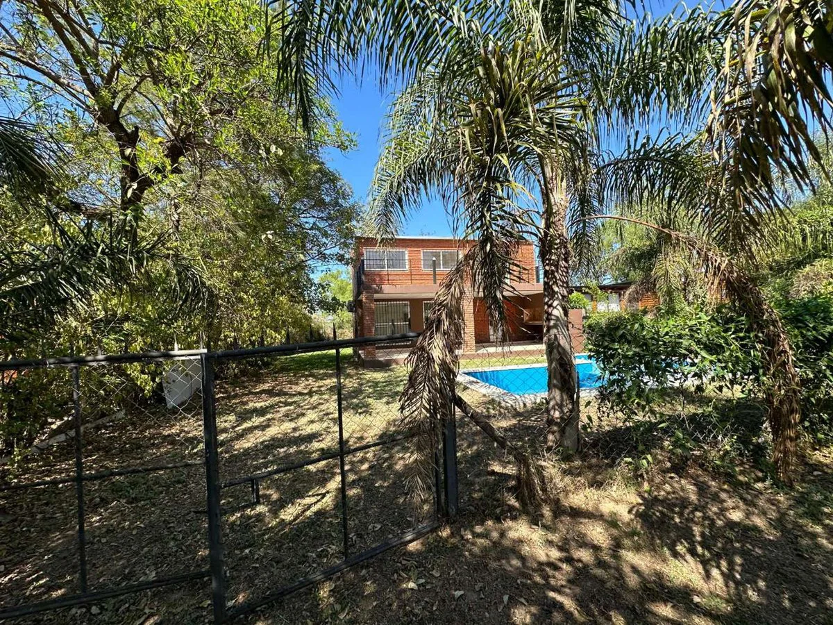 VENTA CASA QUINTA - ARROYO LEYES - CON PILETA foto 3