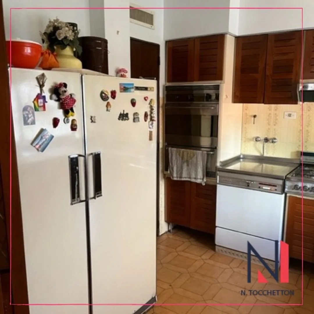 Excente Piso de 5 amb con doble cochera y palier privado foto 5