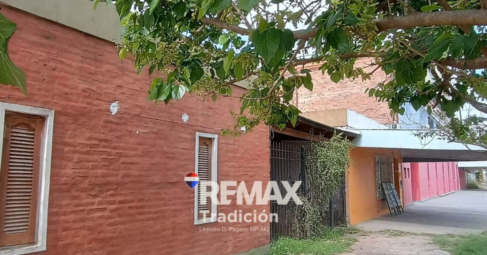 VENTA CASA EN ESQUINA CON MULTIUNIDAD RENTABLE foto 3