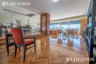 Migueletes y Av. del Libertador - VISTA ABIERTA LUZ Y SOL BALCON Y EXCELENTE PLANO foto 4