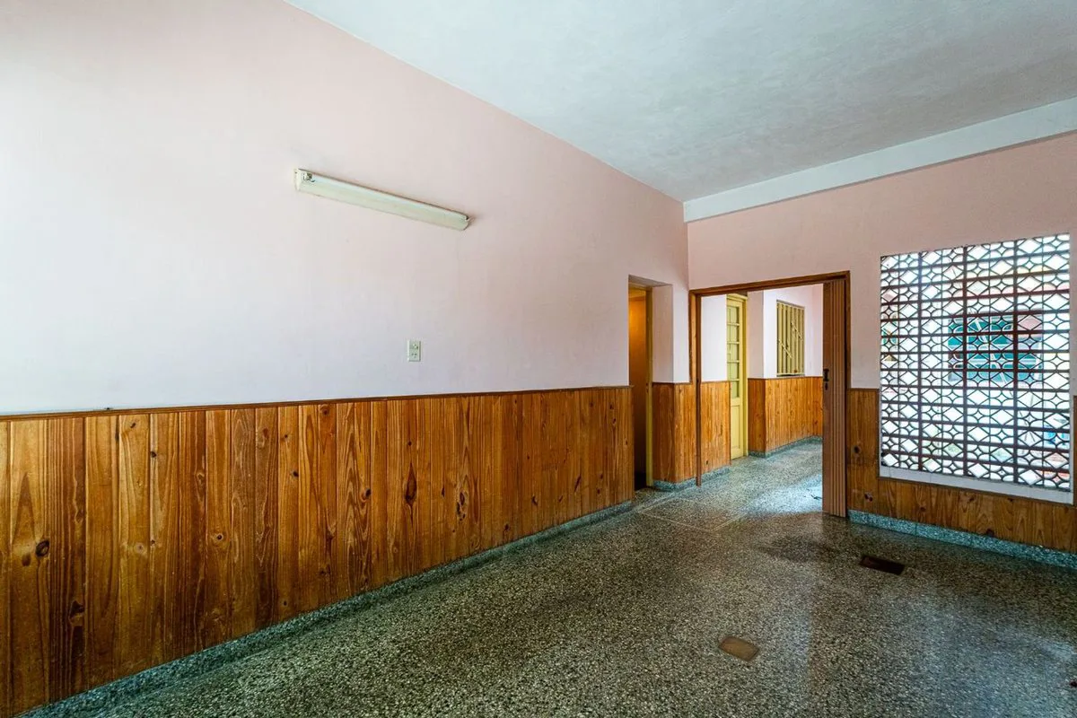 VENTA CASA DOS DORMITORIOS Y COCHERA -  ECHESORTU foto 2