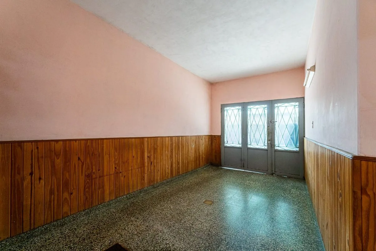 VENTA CASA DOS DORMITORIOS Y COCHERA -  ECHESORTU foto 3