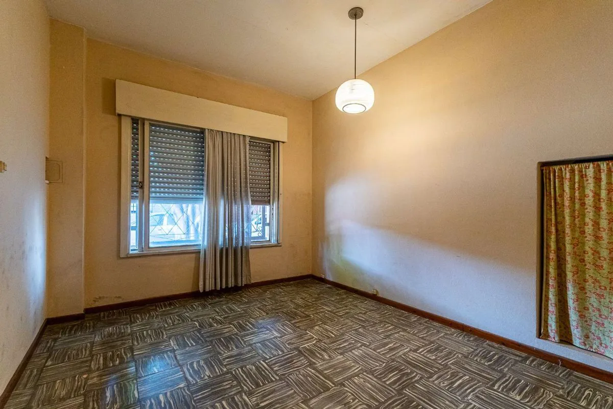 VENTA CASA DOS DORMITORIOS Y COCHERA -  ECHESORTU foto 4