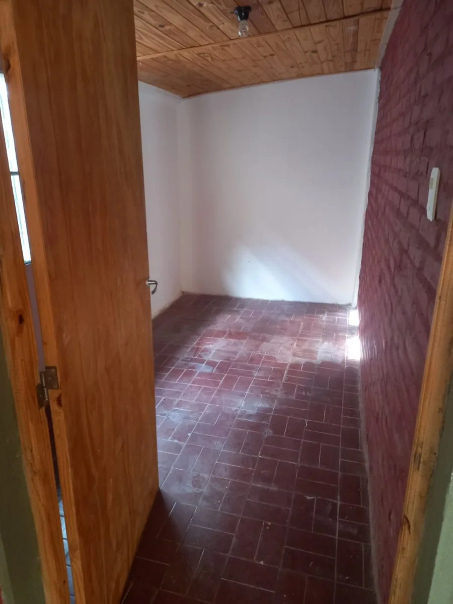 venta de casa mas departamentos en Juana Koslay foto 4