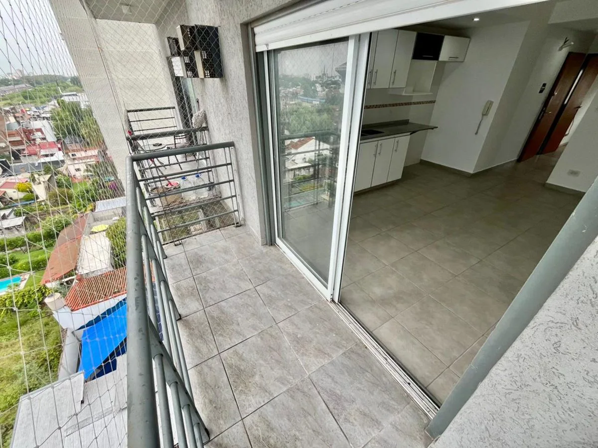 DEPARTAMENTO 2 AMBIENTES VENTA CASEROS CENTRO foto 2