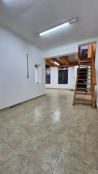 LOCAL COMERCIAL EN VENTA EXCLUSIVA UBICACIÓN.- OPORTUNIDAD foto 3