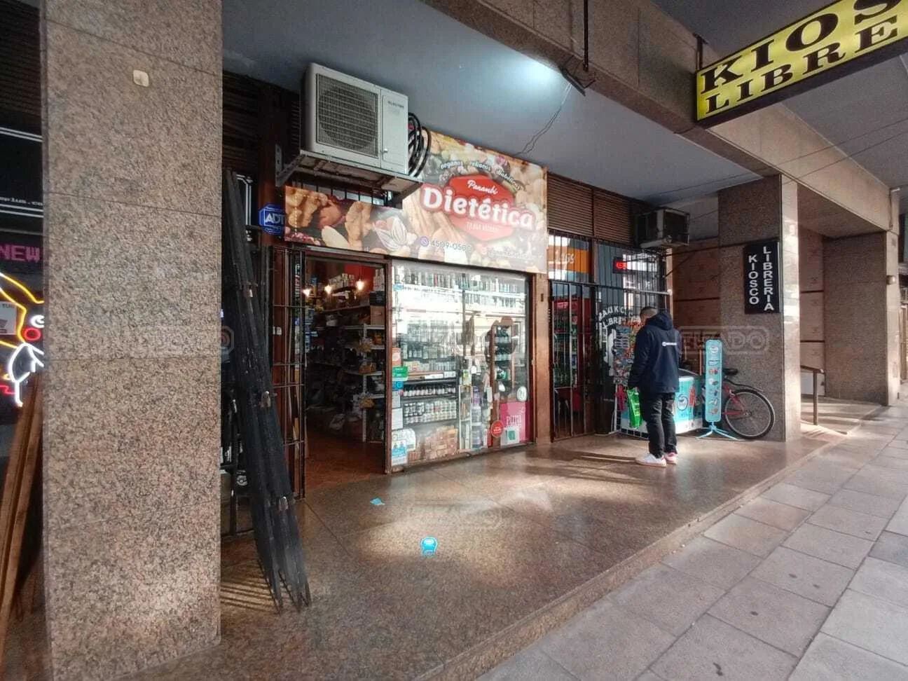 Corrientes 1400 foto 2