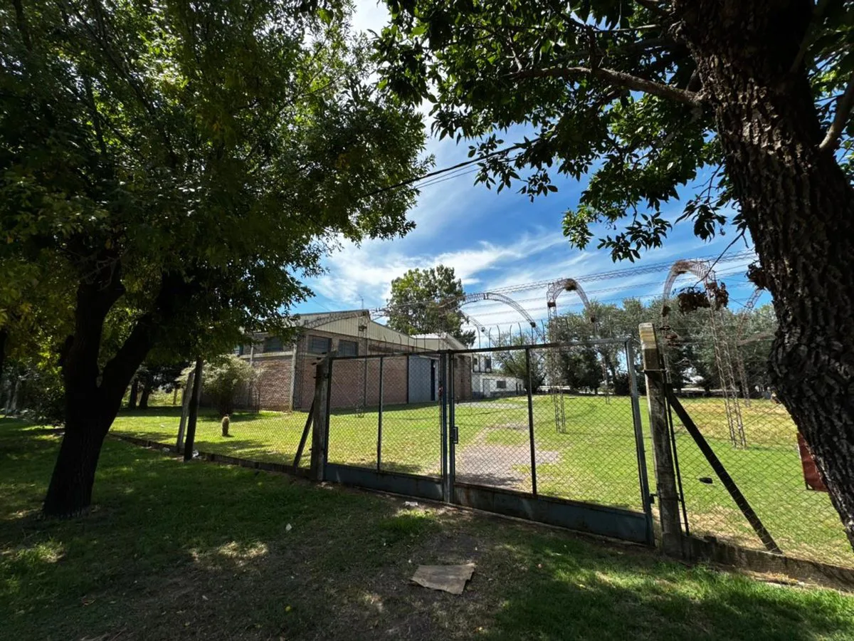 SE VENDE GALPON CON OFICINAS EN PARQUE INDUSTRIAL foto 2