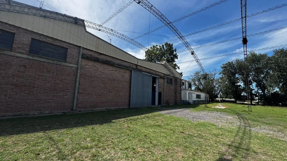 SE VENDE GALPON CON OFICINAS EN PARQUE INDUSTRIAL foto 3