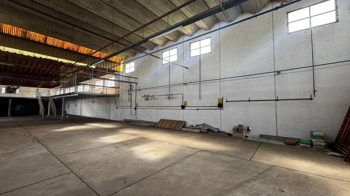 SE VENDE GALPON CON OFICINAS EN PARQUE INDUSTRIAL foto 5
