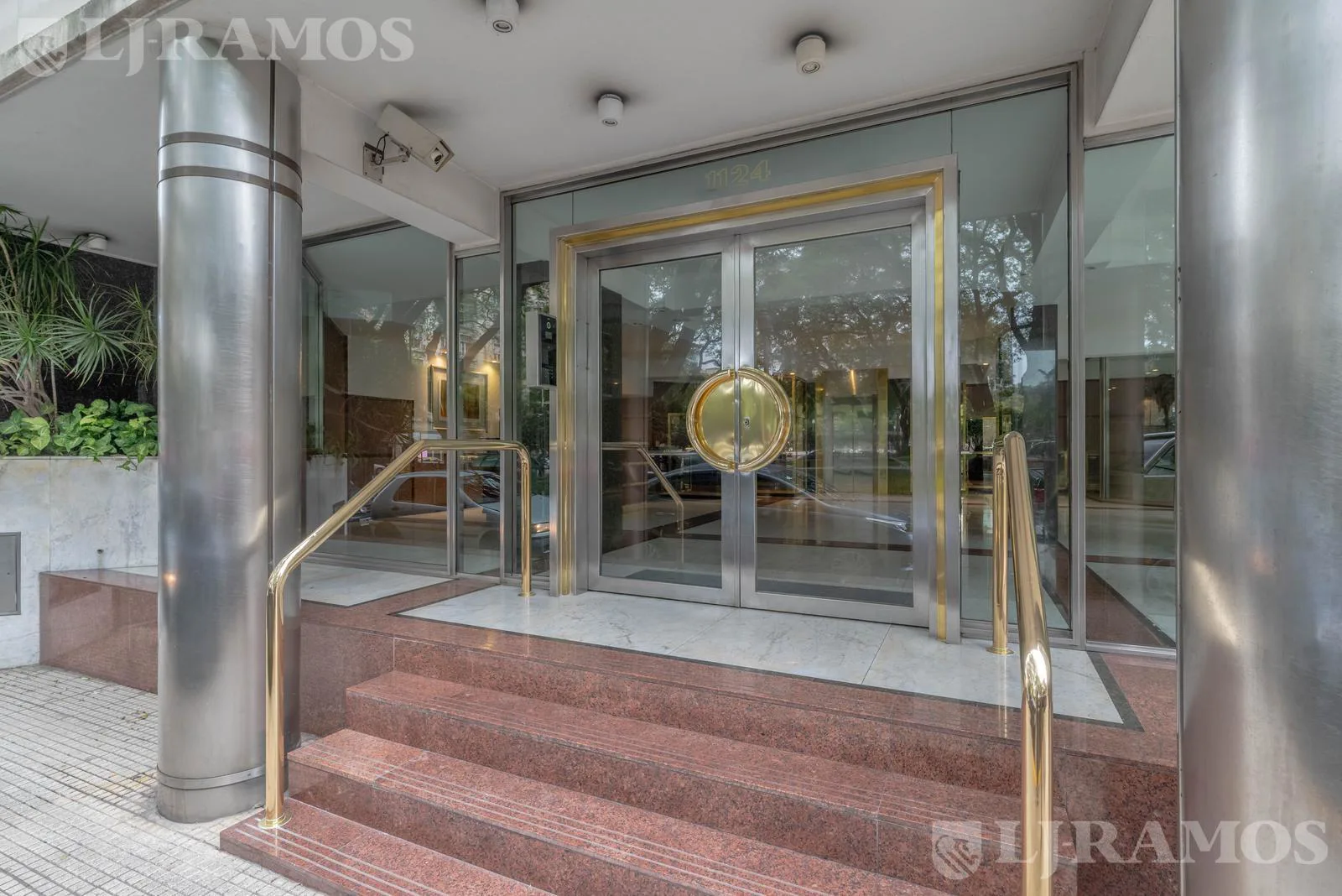 Exclusivo piso en Plaza San Martin foto 3