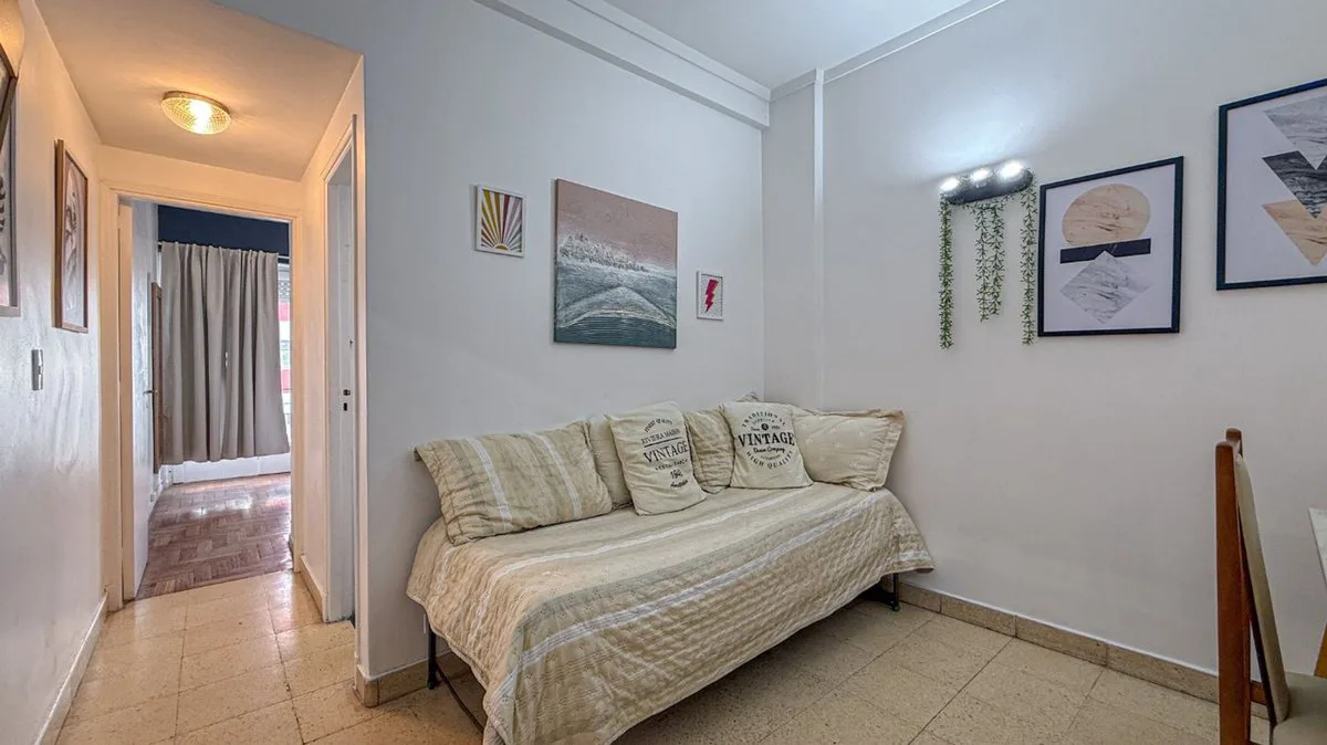 Venta Departamento 2 ambientes P Colón a la calle foto 3