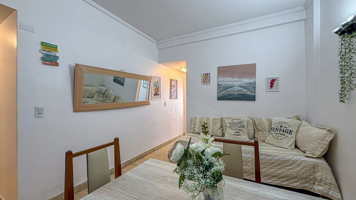 Venta Departamento 2 ambientes P Colón a la calle foto 5