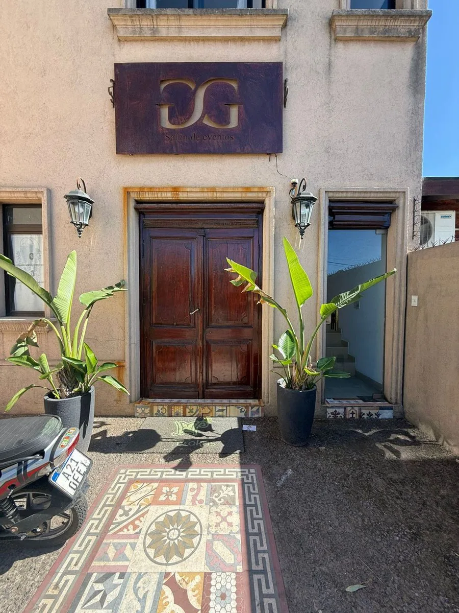 VENTA Local Comercial - A 100Mts del Acceso Oeste foto 3