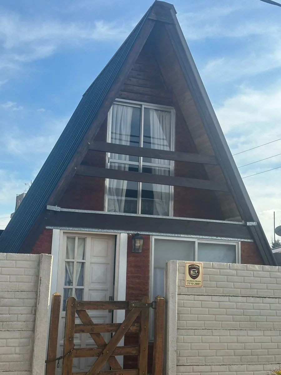 CASA ALPINA CON QUINCHO CERRADO Y PILETA foto 2