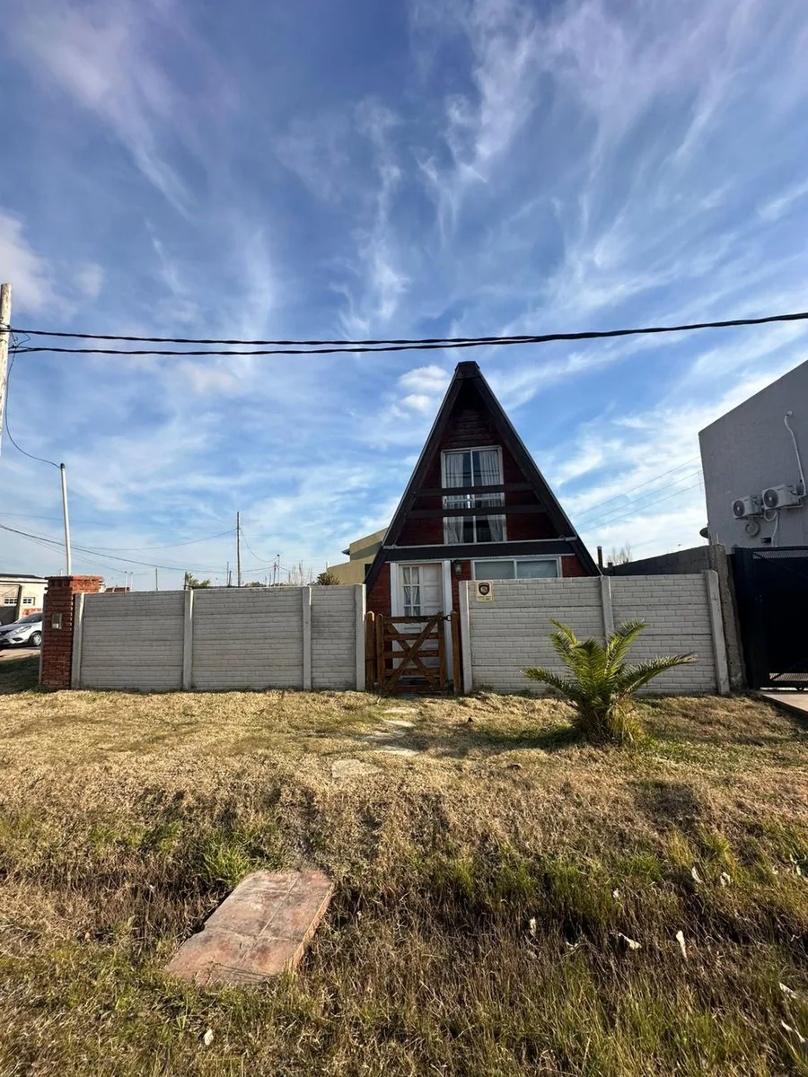 CASA ALPINA CON QUINCHO CERRADO Y PILETA foto 3