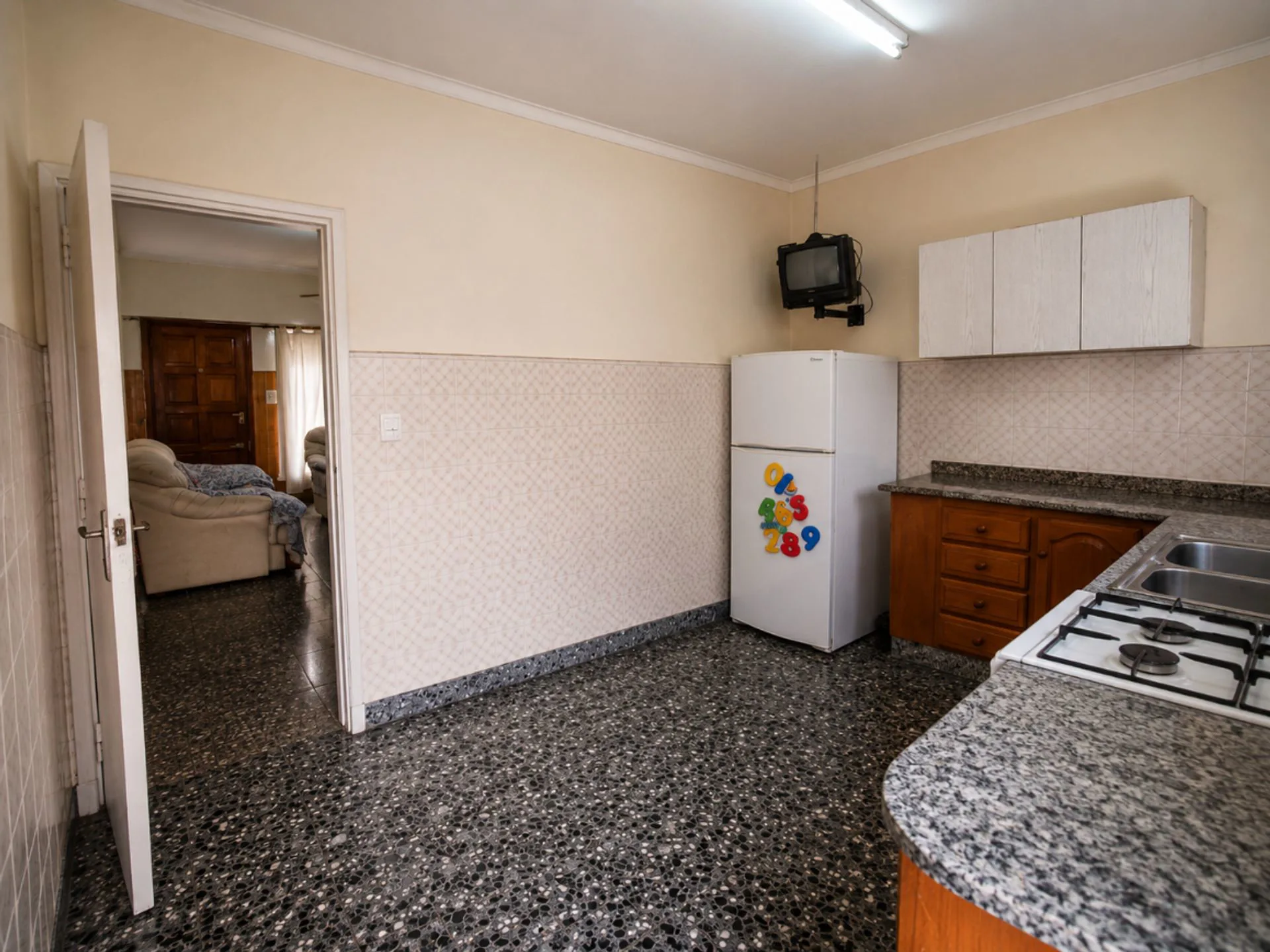 VENTA CHALET 5 AMB GARAGE PATIO Y QUINCHO foto 4
