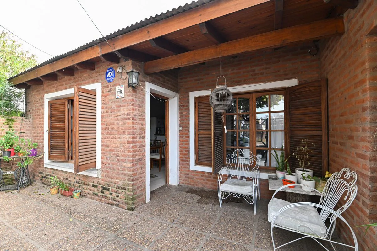 CASA EN VENTA EN BARRIO B. RIVADAVIA foto 2