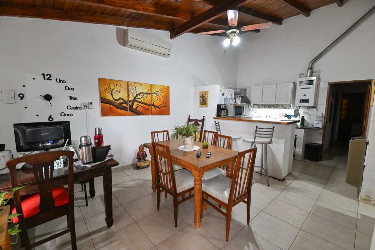 CASA EN VENTA EN BARRIO B. RIVADAVIA foto 3