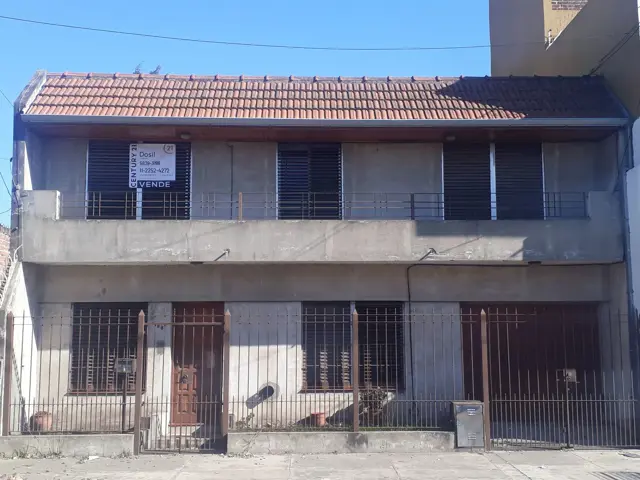VENTA CASA 5 AMB. C/QUINCHO Y PILETA BERNAL OESTE