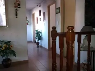 VENTA CASA 5 AMB. C/QUINCHO Y PILETA BERNAL OESTE foto 4
