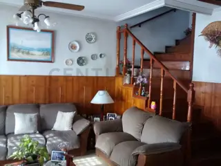VENTA CASA 5 AMB. C/QUINCHO Y PILETA BERNAL OESTE foto 5