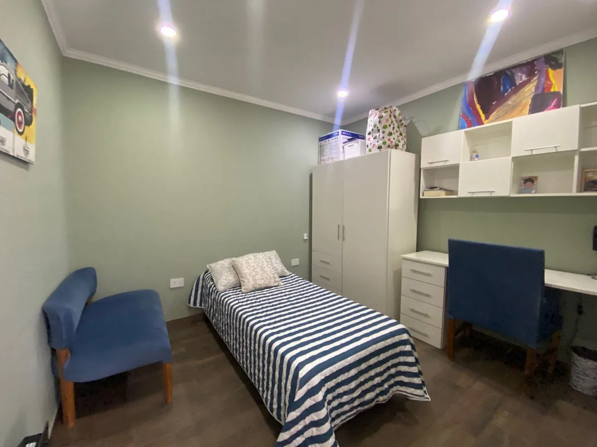 CASA  4 AMBIENTES VENTA EN  ITUZAINGO CON PILETA foto 5