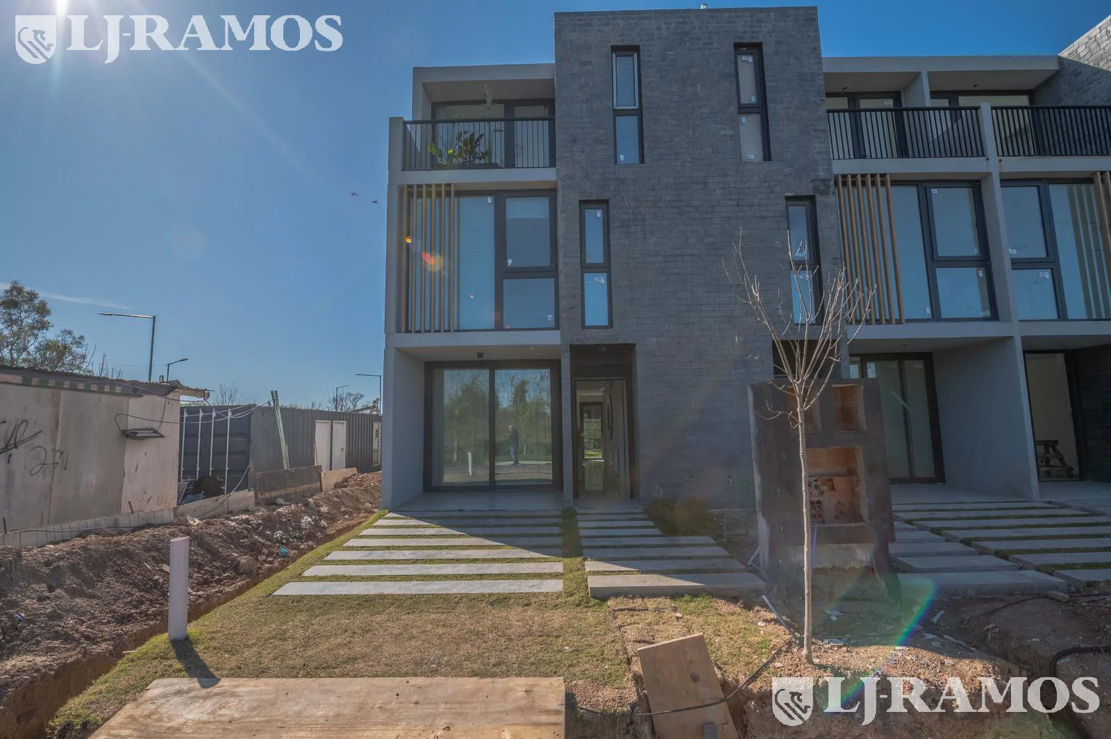 A ESTRENAR - CASA CON 3 DORMITORIOS - 127 m2 cubiertos en venta en SUNNY- TIGRE foto 3