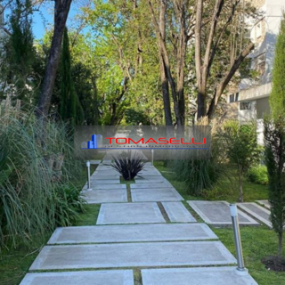 VENTA - CANNING - CONDOMINIO MAIN PARK  - DEPARTAMENTO 2 AMBIENTES - BALCON ATERRAZADO CON YACUZZI y PARRILLA - ESTACIONAMIENTO CUBIERTO foto 2