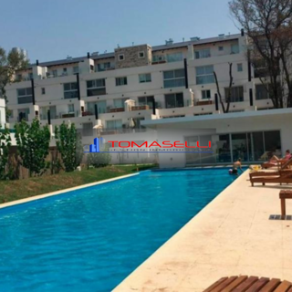 VENTA - CANNING - CONDOMINIO MAIN PARK  - DEPARTAMENTO 2 AMBIENTES - BALCON ATERRAZADO CON YACUZZI y PARRILLA - ESTACIONAMIENTO CUBIERTO foto 3