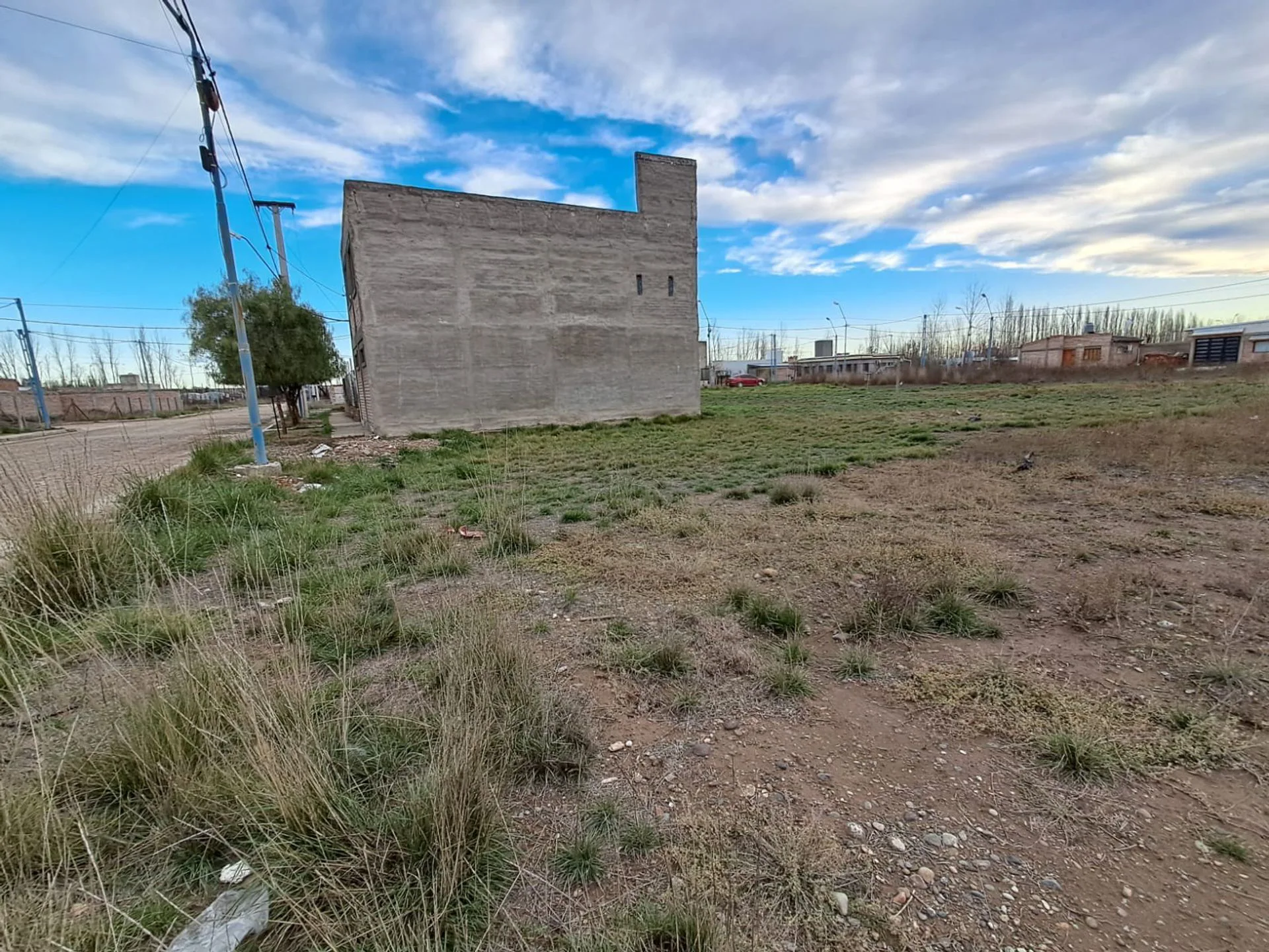 VENTA DE LOTE EXCELENTE UBICACIÓN foto 4