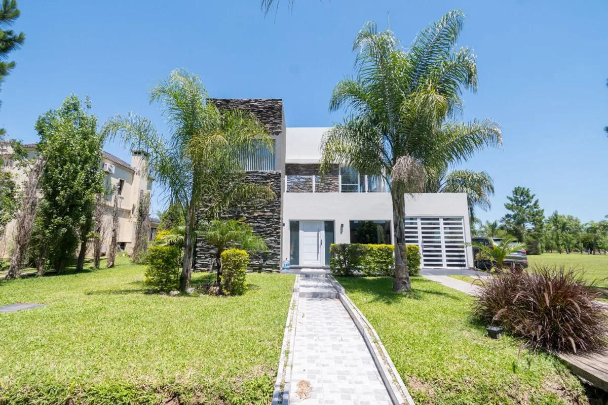 Venta casa en Aires del Llano foto 2