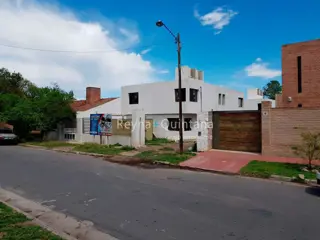 Dúplex de 3 dormitorios en Housing – B° Villa Belgrano foto 1