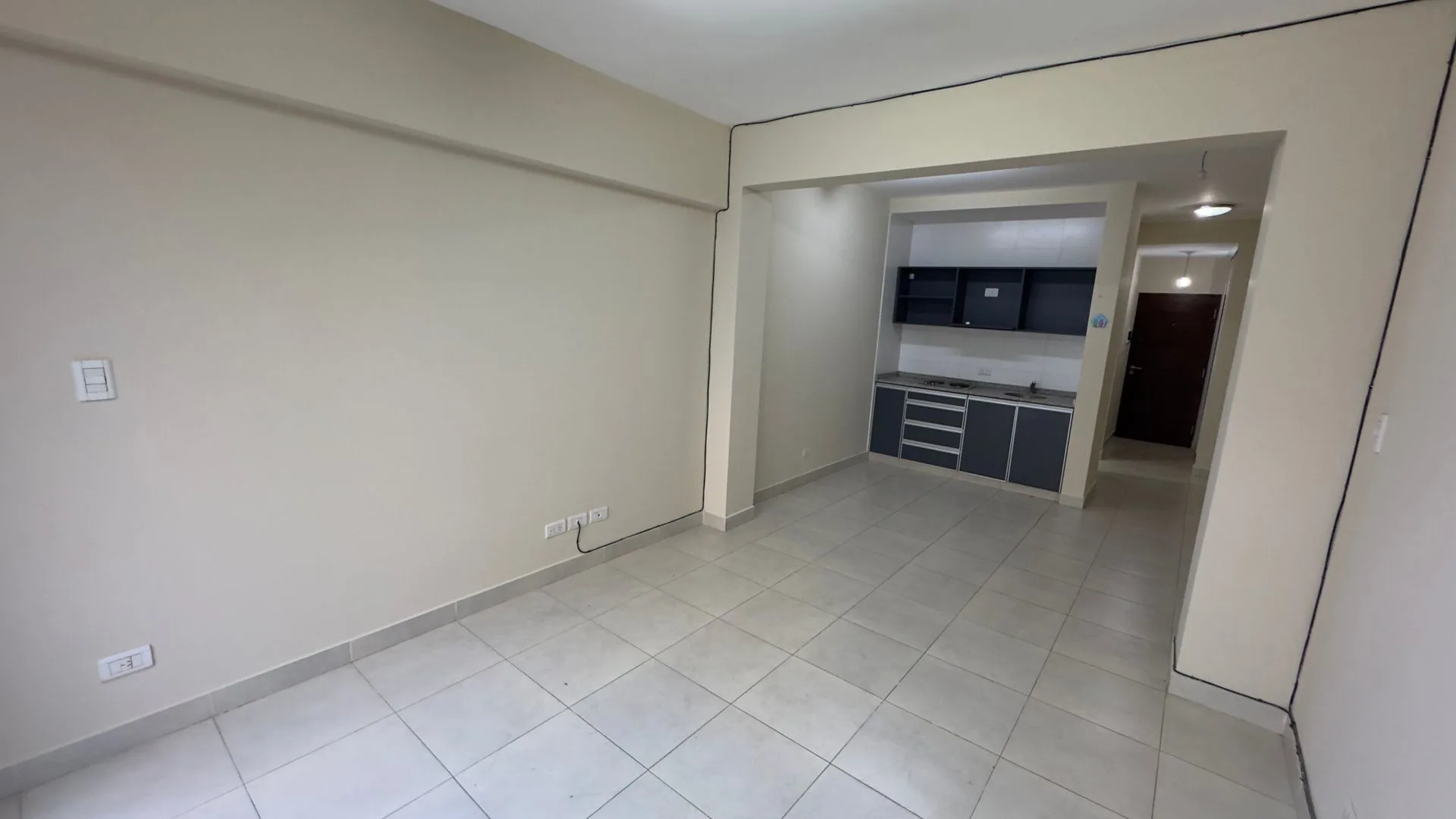 VENTA MONOAMBIENTE CON COCHERA ZONA PASEO GÜEMES foto 3
