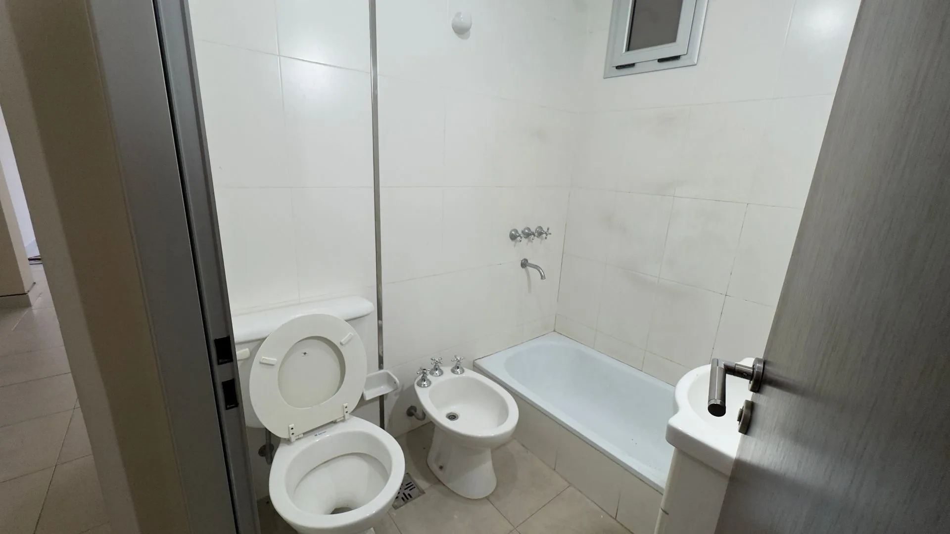 VENTA MONOAMBIENTE CON COCHERA ZONA PASEO GÜEMES foto 5
