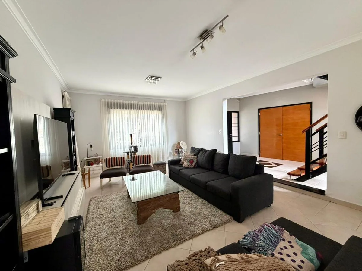 IMPORTANTE CASA EN VENTA BARRIO PALOS VERDES foto 5