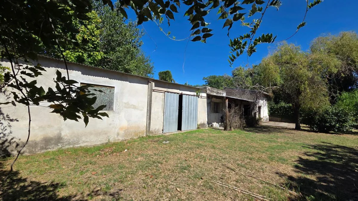 Casa Local Galpón a refaccionar VENTA Luján, Bs As foto 2