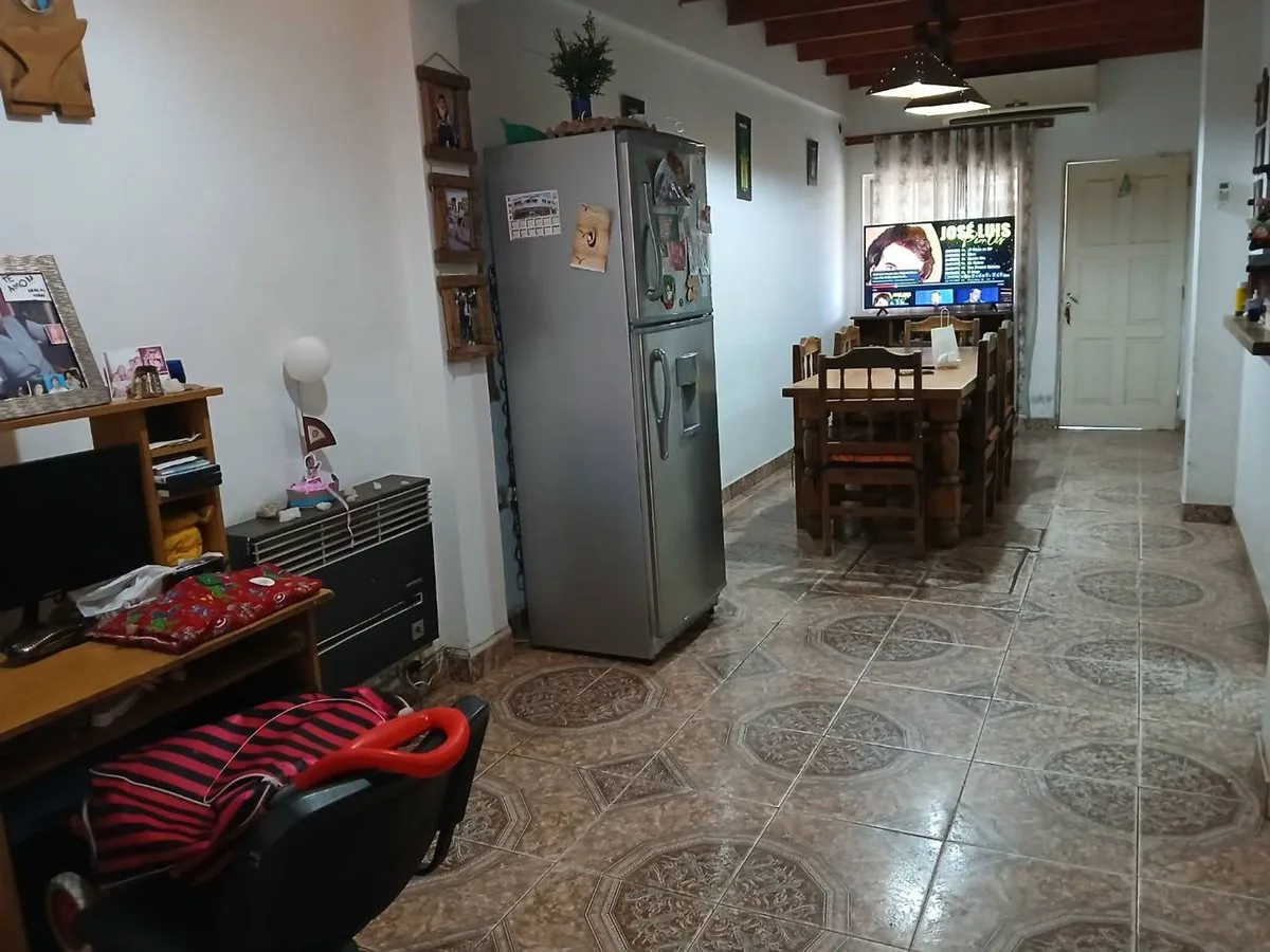 Casa de 5 dormitorios. APTA CREDITO. Chimbas foto 4