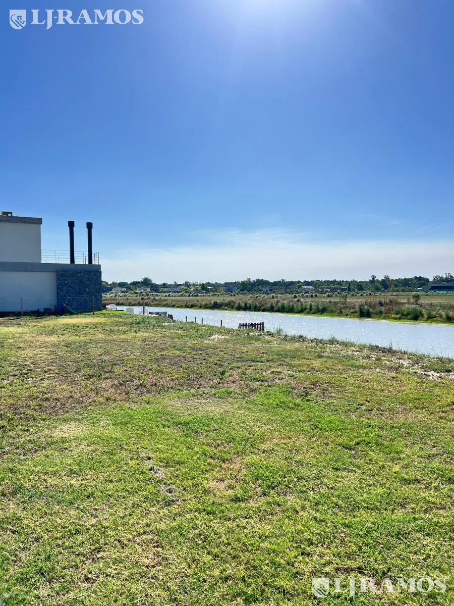 Lote al Agua en  Barrio Riberas-Puertos FJ foto 2