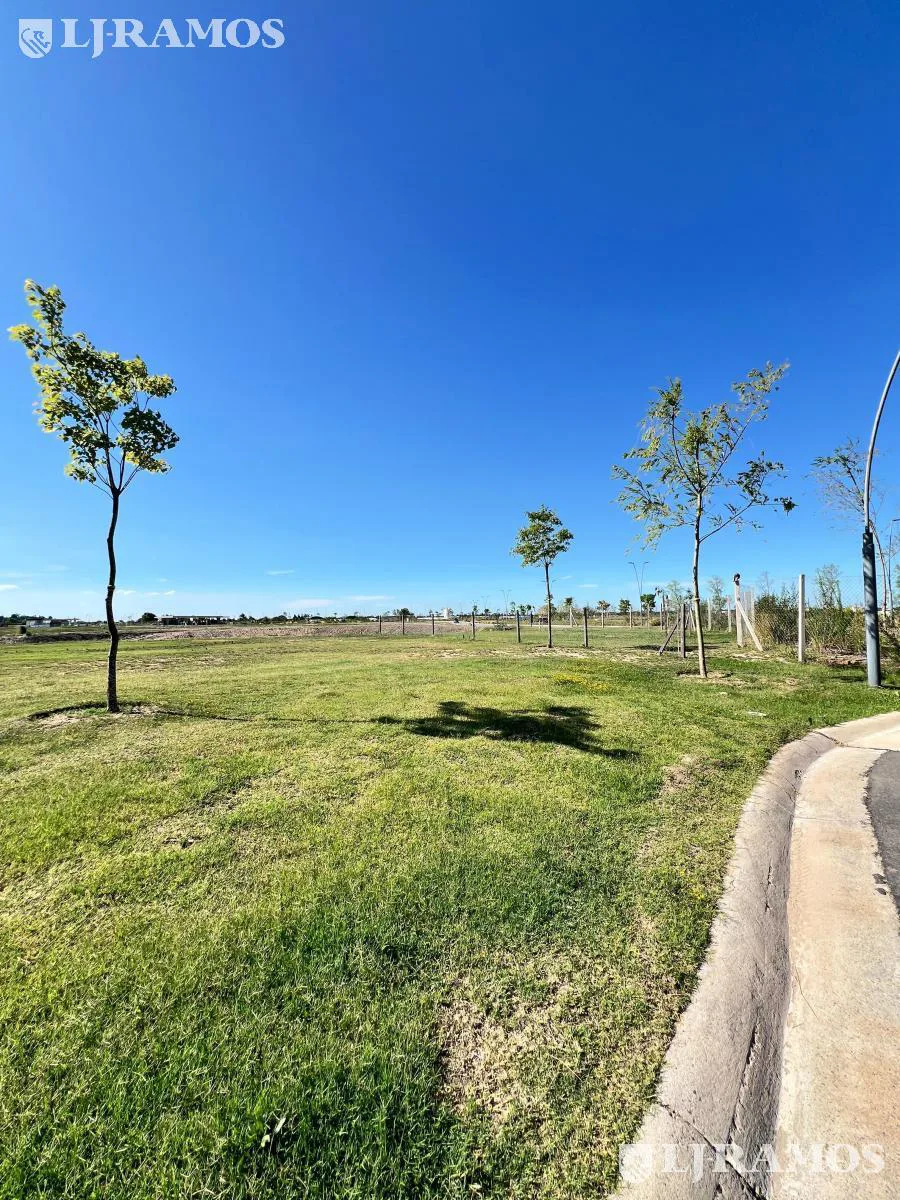 Lote al Agua en  Barrio Riberas-Puertos FJ foto 3