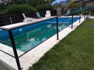 MONOAMBIENTE PARA 2 A 4 PERSONAS. CON PILETA DE USO ECLUSIVO - ASADOR - ATIO - COCHERA. foto 5