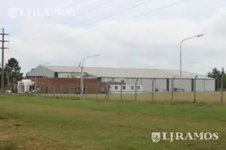 Depósito en Venta en Zárate foto 3