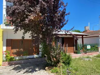SE VENDE CASA EN BARRIO BELGRANO DE VIEDMA foto 2