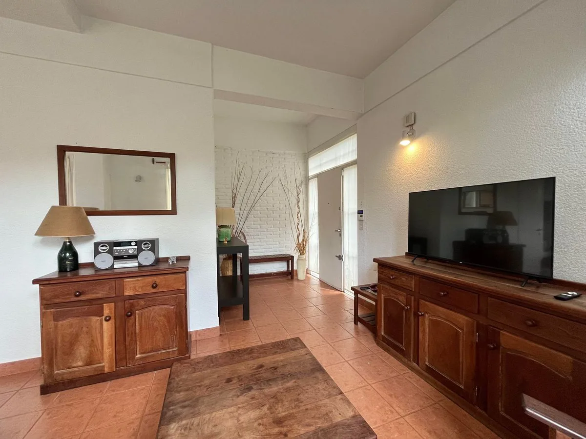 VENTA DE DUPLEX EN PINAMAR CON GAS NATURAL Y PATIO foto 3