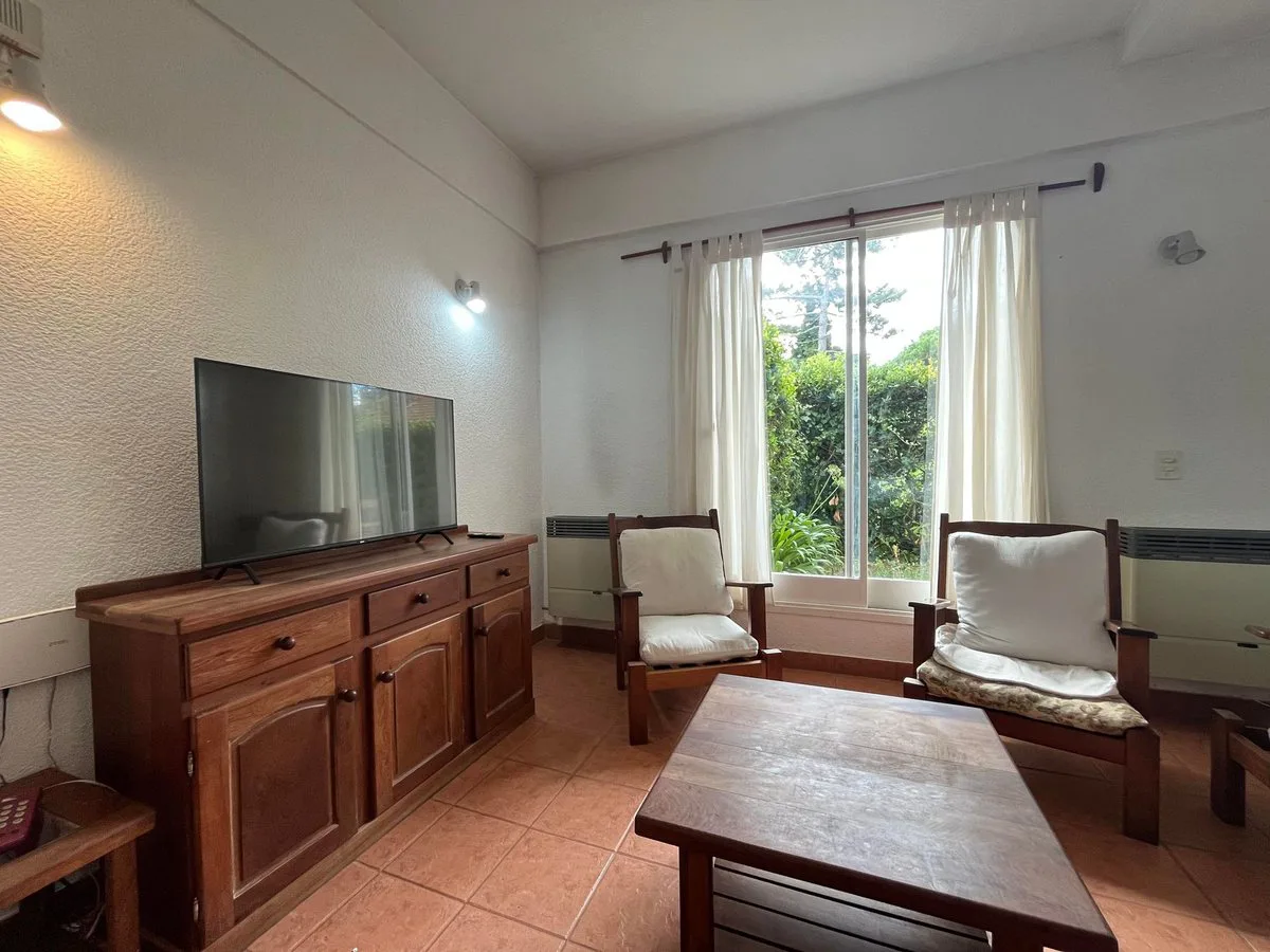 VENTA DE DUPLEX EN PINAMAR CON GAS NATURAL Y PATIO foto 5