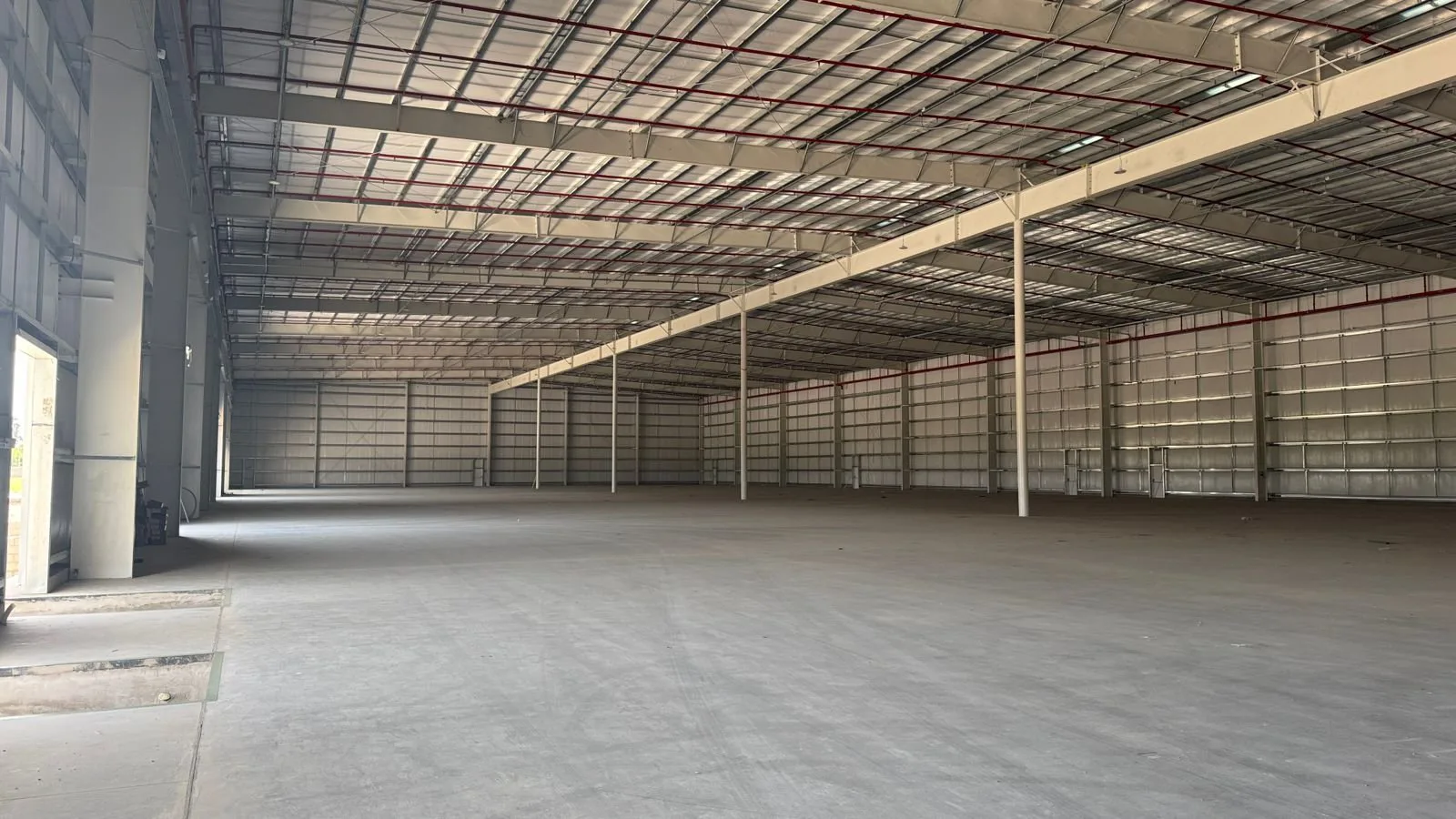 Depósito a estrenar desde 1,200 m2 a 9.000 m2 cubiertos logísticos Red de incendio, playa, control de accesos. Excelente entorno foto 4