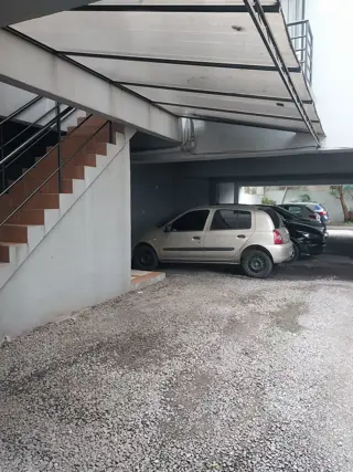 Venta de cochera centro de Moron. foto 1