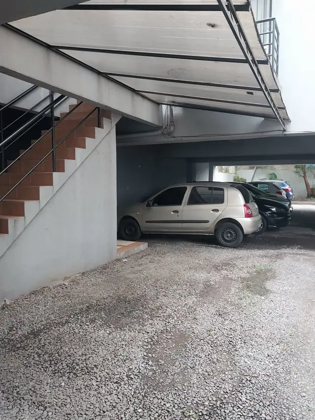 Venta de cochera centro de Moron.