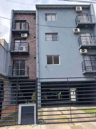 Venta de cochera centro de Moron. foto 2